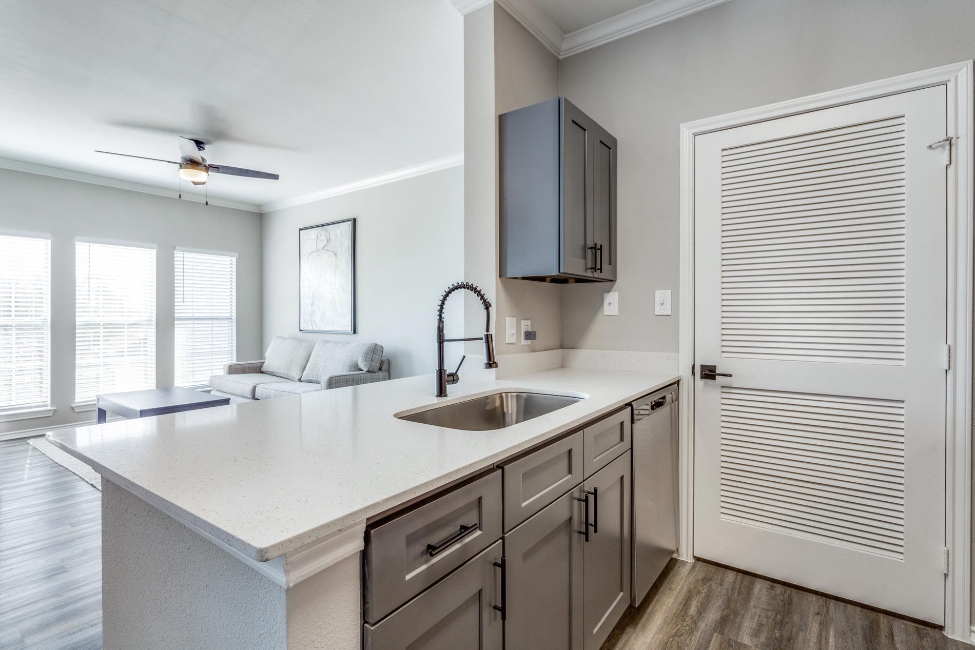 Red Stone Ranch Apartments Kitchen