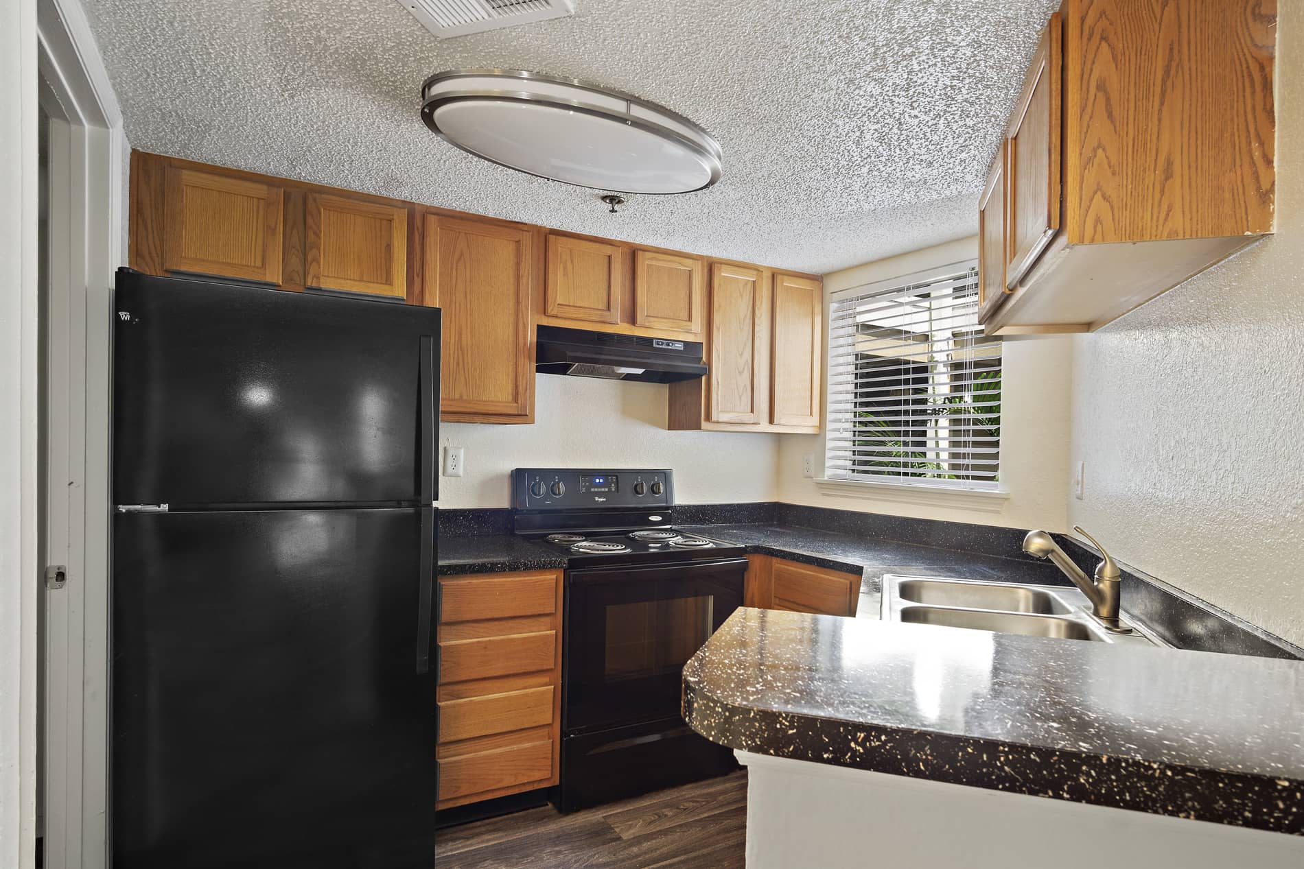 Regatta Shores Apartments Kitchen