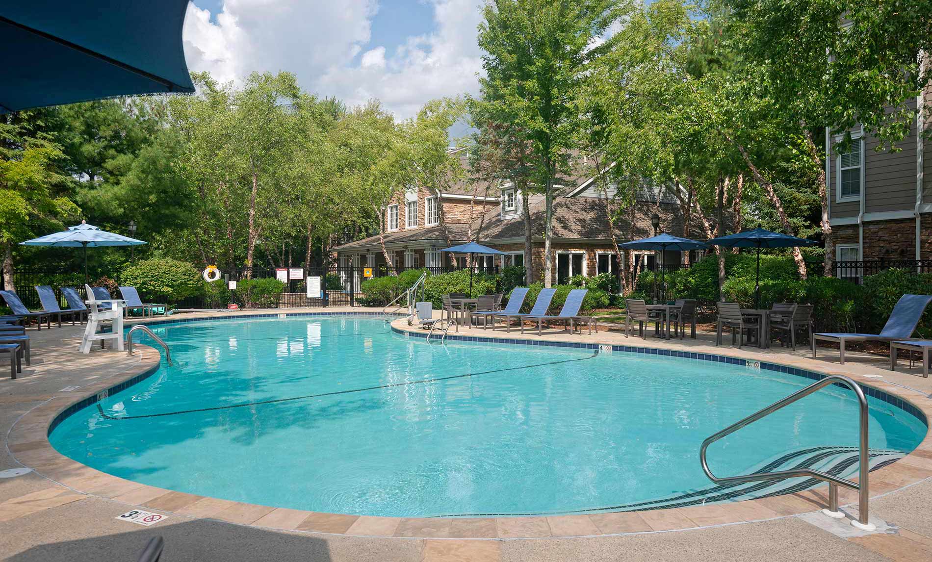 Ridge at Blue Hills pool