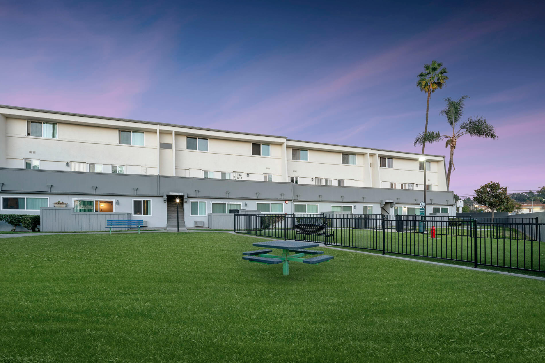 Rosebeach Apartments Building Exterior