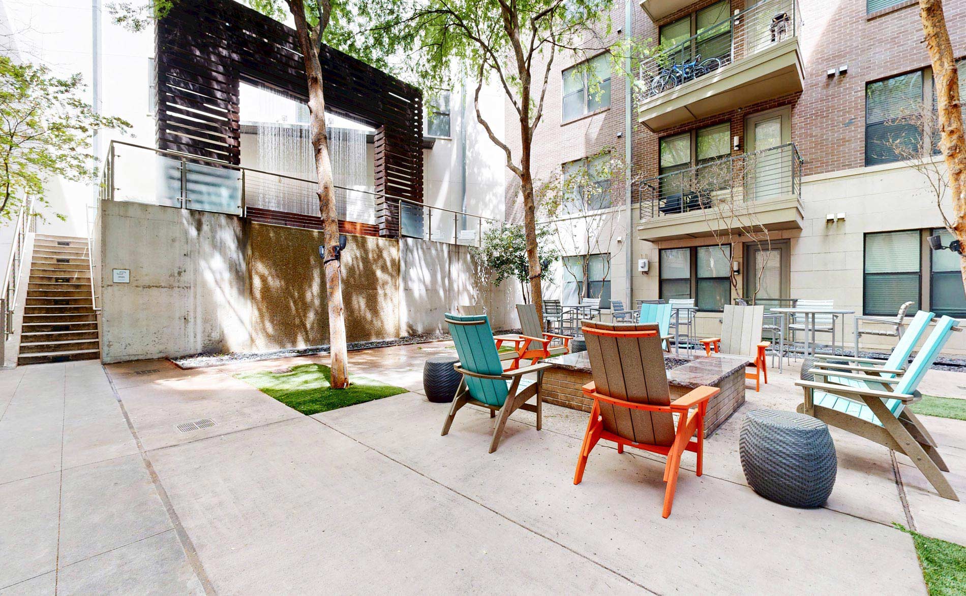 Savoye Spark courtyard 