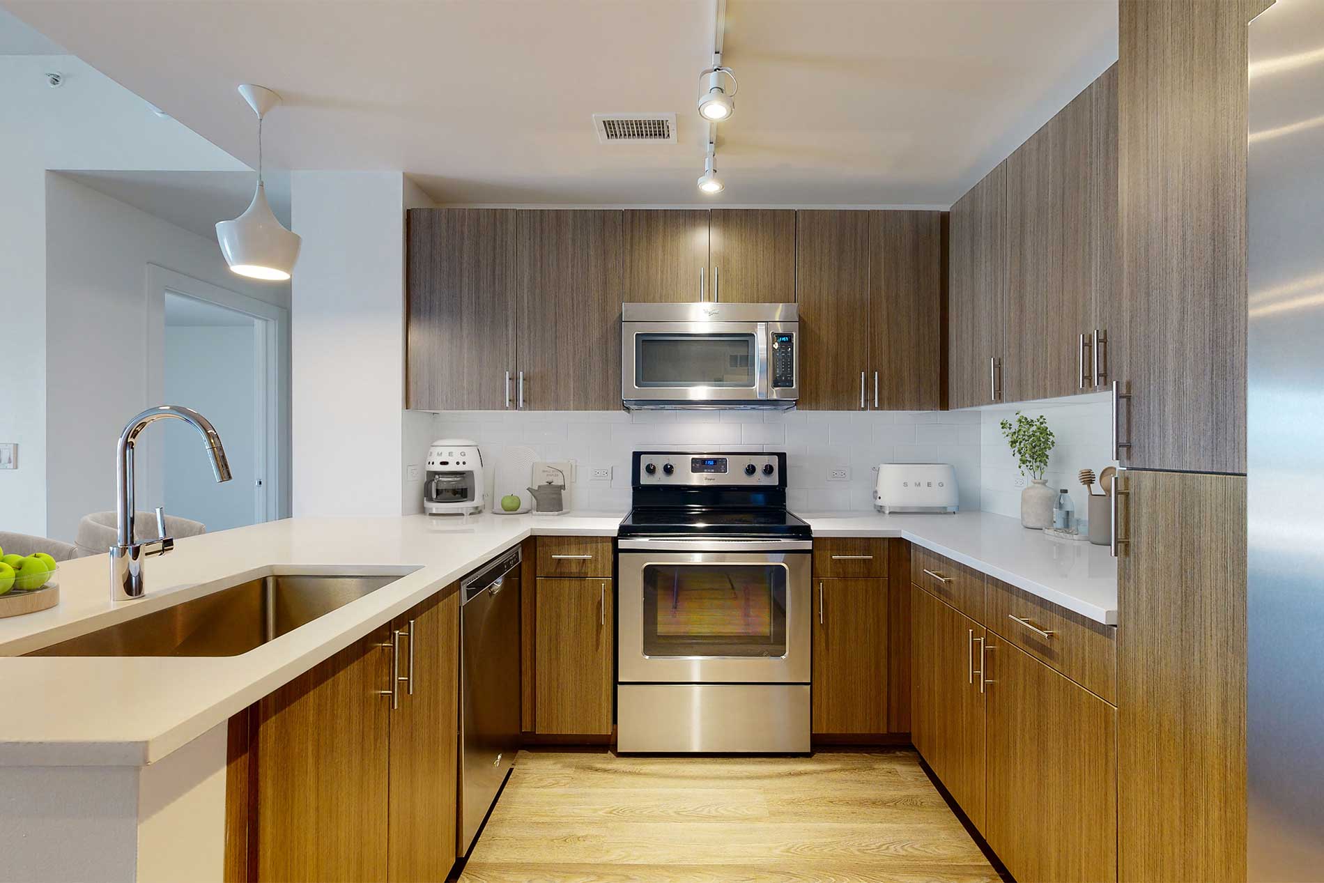 Steele Creek apartment kitchen