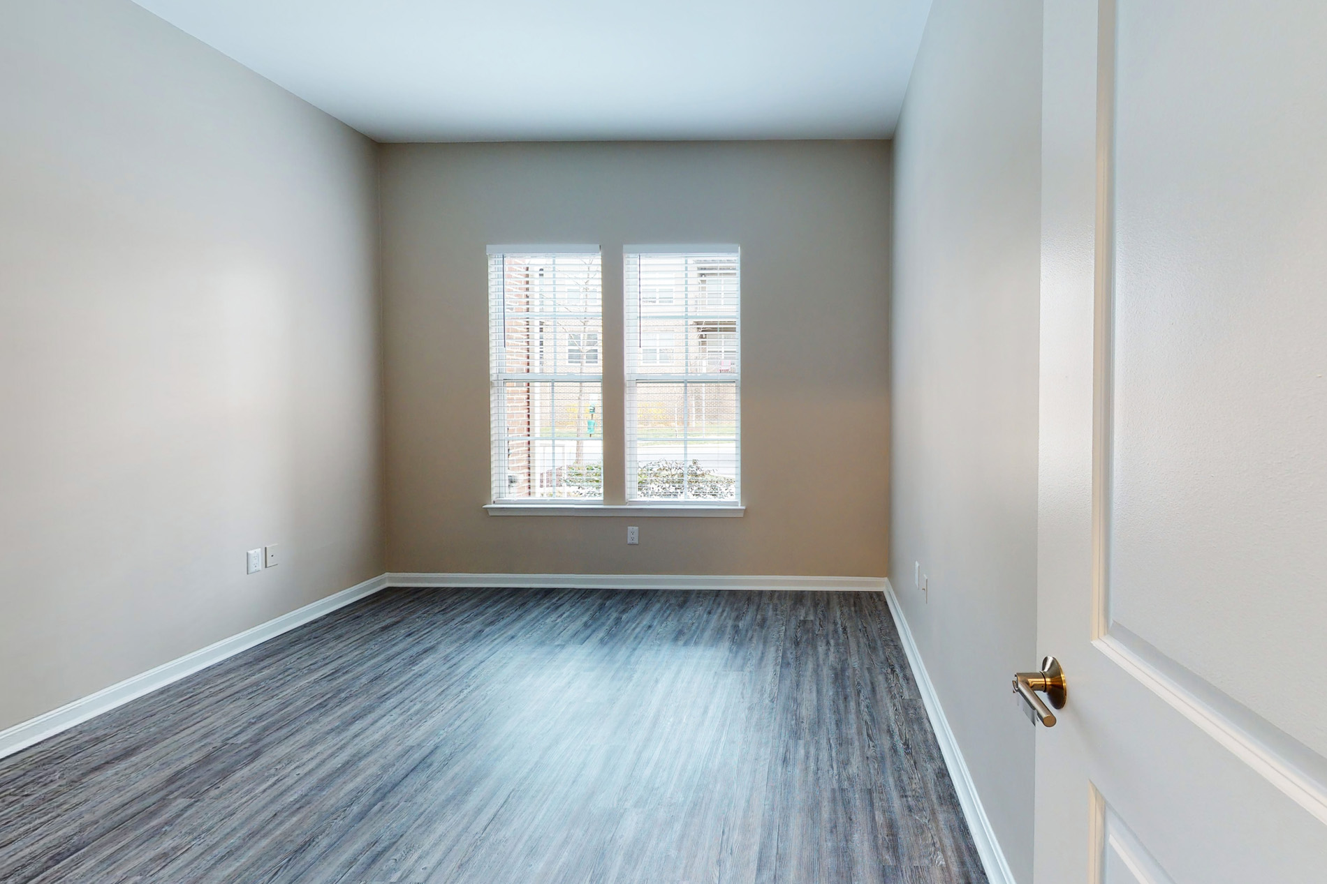 Quarters at Towson premium interior bedroom