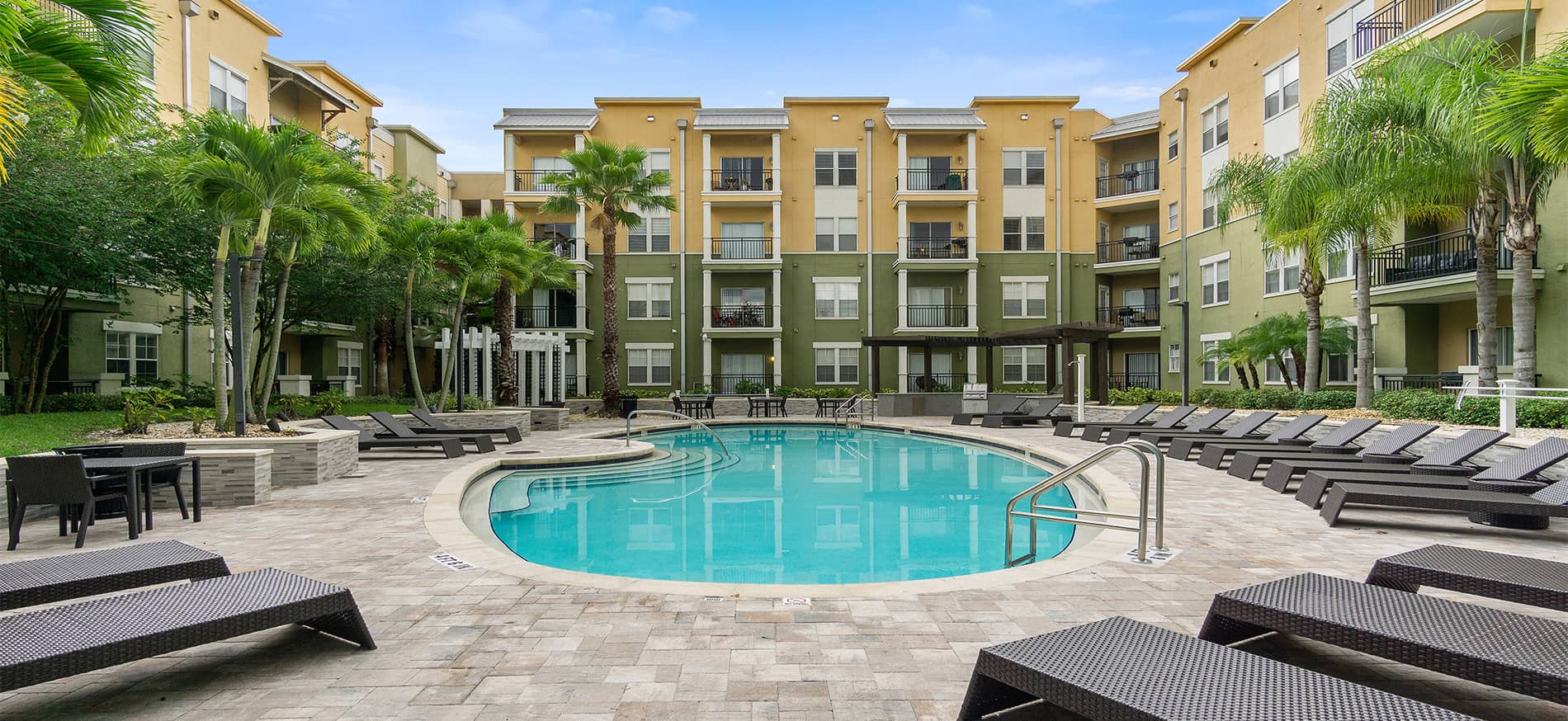 The Vintage Lofts at West End Pool