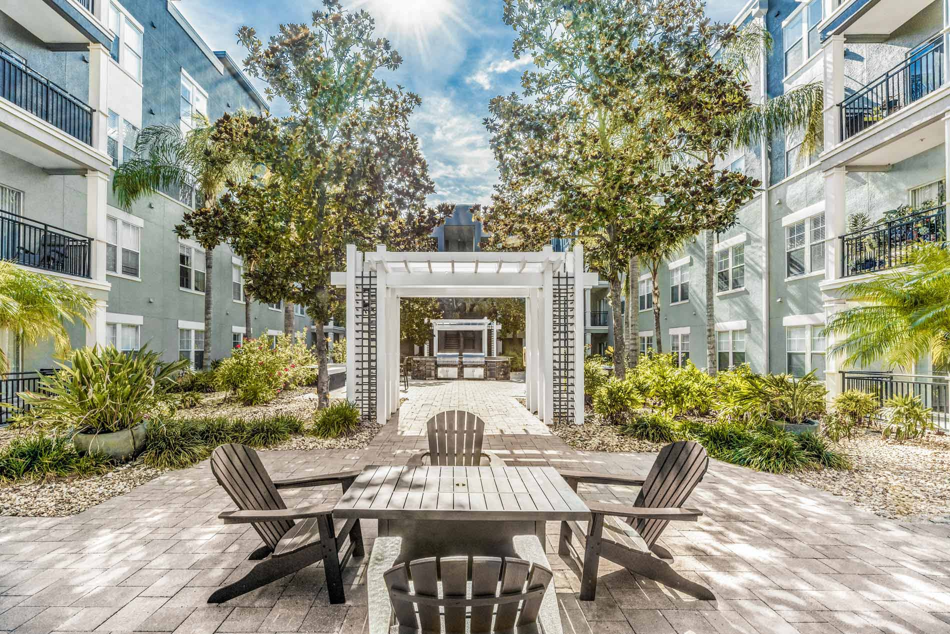Vintage Lofts at West End courtyard