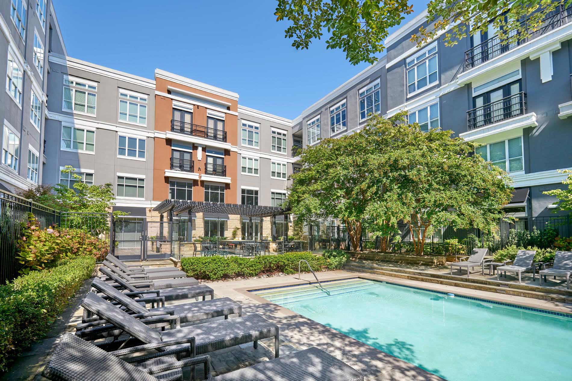 Towson Promenade pool