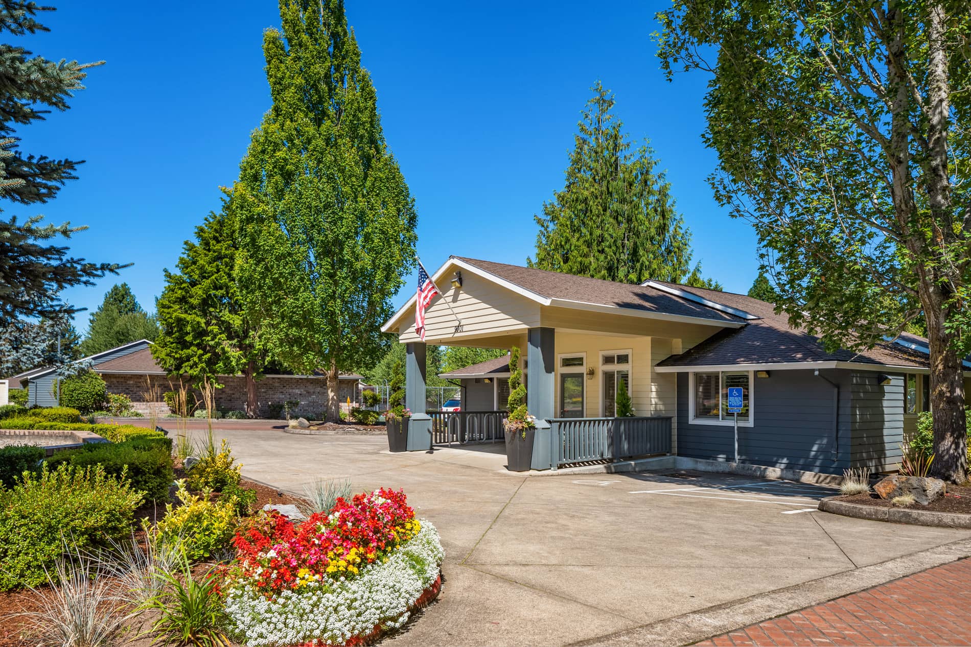 Tualatin Heights Building Exterior