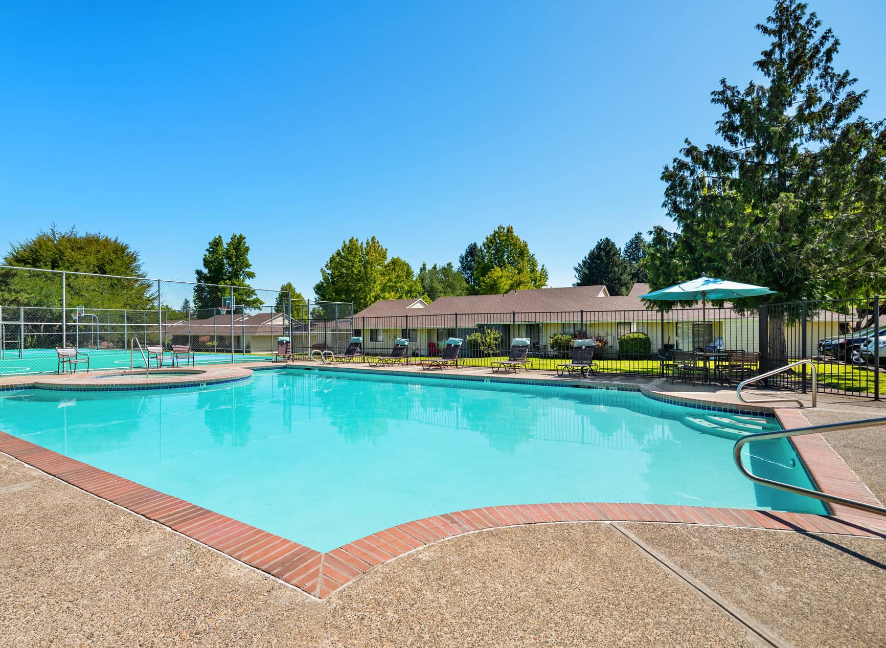 Tualatin Heights Pool