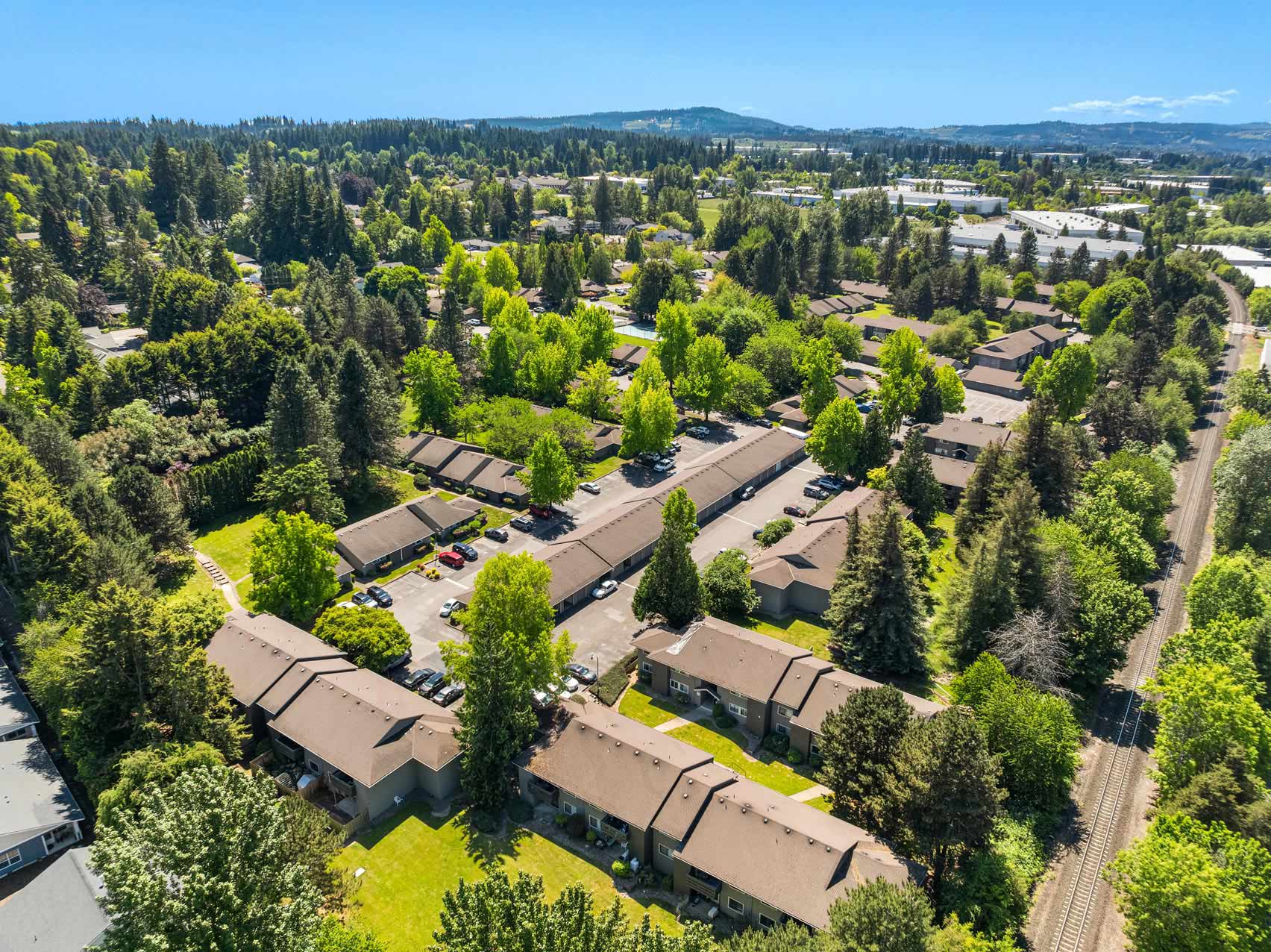 Tualatin Heights apartments drone building exterior