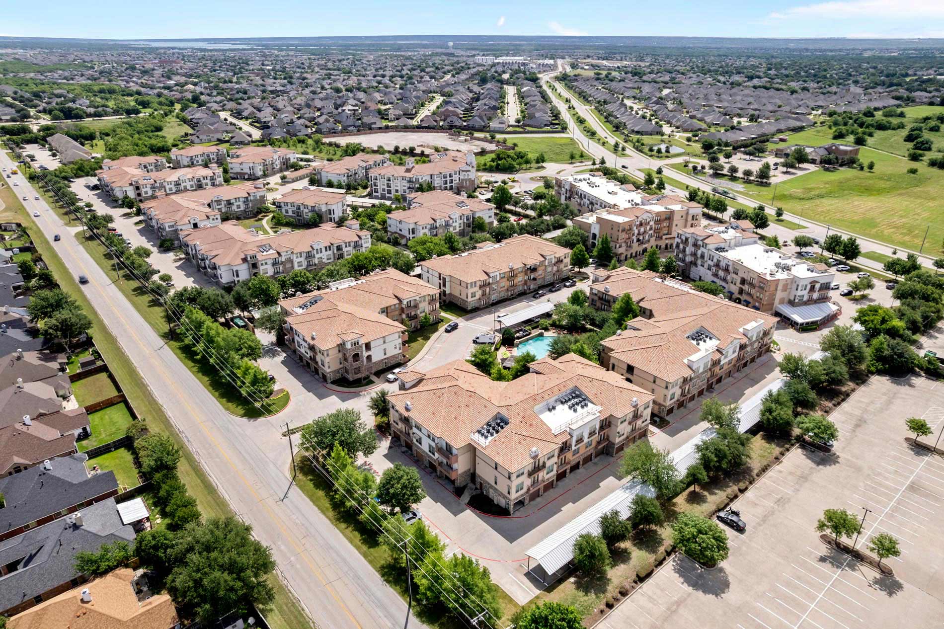 Villaggio drone building