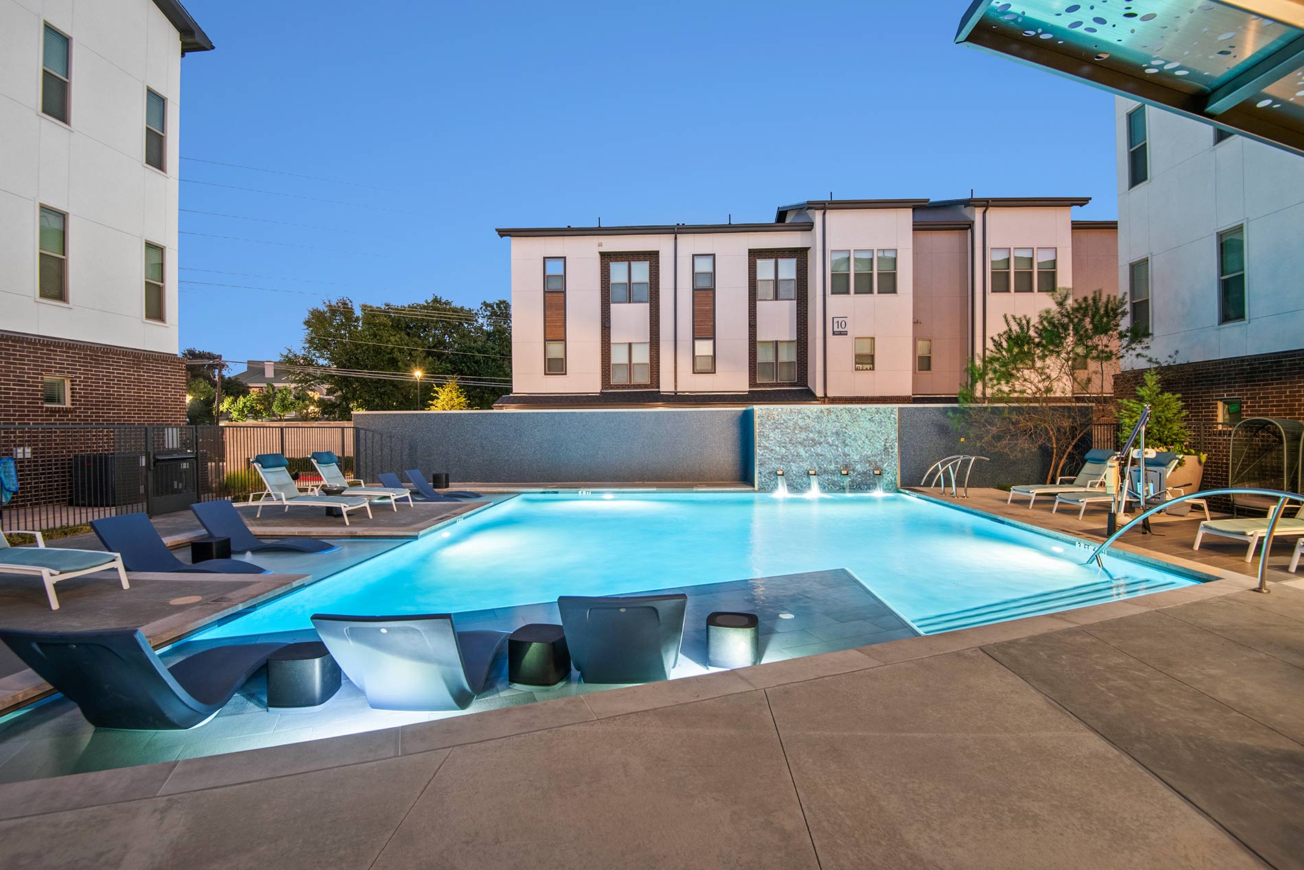 Villas At Fiori pool at sunset